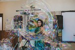 Эксклюзивное Шоу мыльных пузырей для взрослых и детей,  которое нужно видеть! 
Яркий красочный номер удивит и порадует Вас!! 
Море радости и волшебства!! 
Абсолютно все,  и дети и взрослые с огромн ...