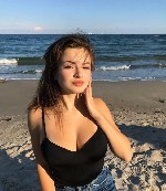 Интеллигентная,  стройная,  привлекательная,  приятной внешности,  ухоженная девушка ищет спутника для отдыха,  интересного в общении,  для внимания и для встреч. ...