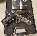 Продаю Сигнальный пистолет B92-S KURS (Beretta) кал.  5,  5 мм под 10ТК,  хром в отличном состоянии.  Комплект на фото.  Цена 17000р.  без торга.  
Санкт-Петербург,  телепорт есть. ...