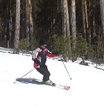 Познакомлюсь с невысокой привлекательной женщиной для постоянных отношений- общения и нечастых встреч днём желательно у неё.  В выходные иногда возможны поездки за город.  Спортивный,  высокий,  здоро ...