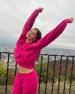 Ищешь настоящего жара? Я - жаркая леди,  готовая согреть тебя своим теплом.  Пышные формы,  горячие поцелуи и страстные объятия - со мной ты познаешь настоящий огонь страсти.  Один звонок,  и я уже у  ...