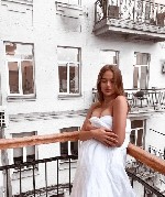 Стройная,  спортивная,  ухоженная:  ищу постоянного любовника.  Секс несколько раз в неделю. ...