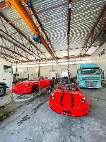 Гоночный болид на воде - Это реальность.  Представляем вашему вниманию моторную лодку JetCar Феррари похожую полностью на машину,  но на воде.  

Лодки Jet Car от GT MONSTER - это свобода,  скорость ...