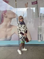 Здравствуйте,  меня зовут Елена,  57 лет.  Я дипломированный специалист по массажным техникам с опытом работы более 20 лет и мед.  образованием.  Имеются все дипломы,  сертификаты.  Провожу сеансы мас ...