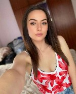 Опасно притягательная.  
Я не сахар и не мед — я специя,  которая обжигает язык и заставляет просить добавки.  Мои слова — вызов,  мои прикосновения — зависимость.  Проверим твою силу воли?
ПИШИ В Т ...