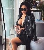 м.  Нарвская,  Меркантильная милфа.  Сама по себе.  
Взрослая тетя с большими сисями. ...