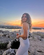 Мечтаешь о чем-то особенном? Я - сладкая фантазия,  готовая воплотить в жизнь все твои мечты.  Приятные формы,  нежные прикосновения и сладкие поцелуи - со мной ты ощутишь настоящее блаженство.  Позво ...