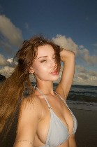 Горячие,  чувственные прикосновения,  расслабляющая атмосфера и особое внимание к твоим желаниям.  Принимаю в
комфортной обстановке,  возможны индивидуальные условия.  Только для серьезных и адекватн ...