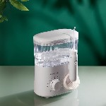 Домашний ирригатор для всей семьи.  10 режимов работы,  в том числе детский режим.  4 сменные насадки хранятся в специальном пенале.  Резервуар для воды вмещает 600 мл воды для полноценной чистки поло ...