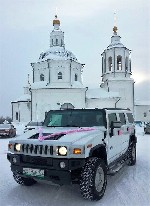 Марка автомобиля Хаммер уже давно стала эталоном для свадебного кортежа, поэтому если вы хотите заказать красивую, броскую машину на вашу свадьбу 
берите в аренду Хаммер Н2 и не прогадаете. 

Тради ...