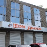 Продаю новое отдельно - стоящее здание. Сдано в эксплуатацию в 2013 г.С внутренней отделкой, теплый пол.Здание кирпичное 2 х этажное, ж/б перекрытия,витражные окна, электро -ролл-шторы. Городские комм ...