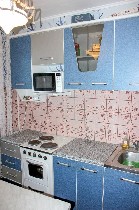 Сдам 1-комнатную квартиру, Сибиряков-Гвардейцев ул, д. 320. Этаж 3/5, площадь 32/18/6 кв.м., застекленный балкон, стеклопакет, комнаты изолированы, санузел совмещенный. Хрущевка полностью меблированна ...