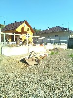 Дом в Бархатово. 30 км от Красноярска.Место-просто мечта!В это место невозможно не влюбиться!Природа,речка внизу, через 500м грибы, ягоды и очень красивые места.На фото вид с балкона.Асфальт до участк ...