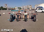 Электроскутер NEWPOWER DRIFT 360, достаточно просто нажать кнопку газа, и вот вы уже мчитесь на скорости до 15 км/час, выполняя при этом крутые развороты на 360 градусов, проносясь в управляемом занос ...