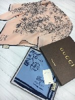 Итальянские платки от фирмы Gucci. Шикарное качество. Материал шёлк, жоржет. Не скользят. Край сшит вручную. Идеальная работа! 
Успейте заказать!по скидке, позвонив по телефону или написав на What'sA ...