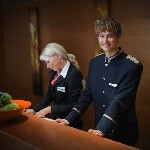 Решение по музыкальному оформлению гостиницы характерно, прежде всего, тем, что в разных зонах должна звучать разная фоновая музыка. Там, где встречают гостей, должна царить дружелюбная деловая обстан ...