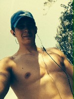 Мужчина 28лет,рост190,вес78кг,ищу работу в сфере эскорт услуг,желательно в г.Волгодонске. ...