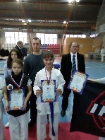 Разное объявление но. 1168552: Секции для детей клуб каратэ  Азов