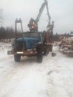 Продам урал лесовоз 2012года с Фискарс атлант 90 2013 года, двигатель ямз 6 с турбиной, все работает отлично нареканий по машине нет. ...