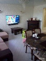 Квартира находится в микрорайоне "Солнечный". Вблизи с р.Ангара. В квартире сделан ОЧЕНЬ ХОРОШИЙ ремонт. Кухня производство - Италия. В подарок остается МЕБЕЛЬ высокого качества. Рядом подземная парко ...