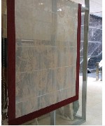 Такой тип декорирования окна подходит к различным видам интерьера от современного до классического. В современных дизайнах интерьера используют римские шторы для кухни, рабочего кабинета, ванной, детс ...