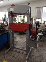 Производим и продаем гидравлические пресса под любые задачи, мощностью от 9 до 300 тонн.

Наши пресса подходят для: прессовки, выпрямления, гибки, штамповки, монтажа и демонтажа, ремонтных работ, и  ...