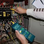 В Кирят Малахи(Беер Тувия)на предприятие срочно требуются
1. электрик на обслуживание станков с опытом работы не менее 5 лет.
2. помощник электрика с минимальным опытом работы.
Наличие личного тран ...