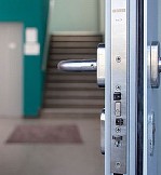 Внезапно потребовалось отпереть дверцу своего собственного автомобиля? Сел АКБ или запирающий механизм просто-напросто замерз? Фирма С1 сможет помочь устранить каждую из названных задач и оперативно в ...