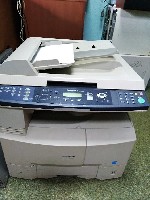 Рабочее многофункциональное устройство. 6900 руб.
При печати плохо берет бумагу.
Хотели оставить себе, но передумали на другие нужды.

Общие характеристики.
Устройство: принтер/копир.
Тип печати ...