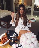 Детка мы в курсе что ты не довольна так как ты живешь, сколько ты зарабатываешь в месяц. Не смотря на всё это ты ничего не собираешься делать? Давно пора изменить все! Зарабатывай с нами. Наши зарплат ...