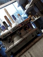 Продам працюючу кав'ярню,з меблями та технікою,з усім товаров на момент передачі приміщення.
Приміщення знаходиться в оренді за адресою п-кт волі49 (сіті парк)
Приміщення має 26м.кв ...