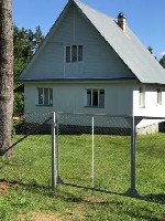 Дом 2-х этажный, 115 кв.м. (7,5 Х 8,5) с разработанным участком 18 соток на краю деревни Загорье. Берег реки Долгая. Бывший эстонский хутор «Долгая Мельница». Земли населённых пунктов. 
Добротный бре ...