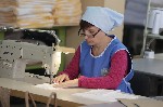 На швейную фабрику требуются швеи или бригада швей с опытом работы - пошив трикотажных и текстильных изделий., График сменный, предоставляется жилье, комфортные условия труда, оборудованное рабочее ме ...