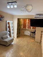 Уютная квартира с шикарным ремонтом в идеальном районе города. Все под рукой, транспорт, магазины, рынок, ТЦ, Высшие учебное заведение, школы и садики. Просторная комната 20 квадратных метров и качест ...