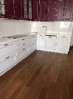 Просторная планировка в теплом, кирпичном доме 2015 год постройки, на центральном проспекте, окна на три стороны, Рядом несколько школ, детский сад, Триумфальная Арка, Ботанический сад, остановки обще ...