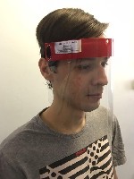 Производим многоразовые экраны для защиты слизистых оболочек лица от мелких частиц из воздуха.
Экран отлично подходят для персонала магазинов, аптек, заправочных станций, торговых сетей и личного исп ...