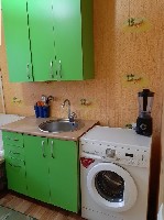 СРОЧНО ПРОДАМ свою 1но комнатную квартиру на 2ом этаже, в кирпичном 5ти этажном доме. Квартира тёплая,светлая и чистая. (Отлично подходит для аренды). Балкон (1,5×3) утеплен, окна - метало-пластик , н ...