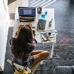 Требуется сотрудник на удаленную работу в динамично развивающийся интернет-магазин товаров повседневного спроса.

Требования к сотруднику: 
Коммуникабельность
Целеустремленность
Желание обучаться ...