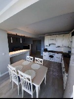 Сдаю в городе Ессентуки 2-комнатную квартиру, абсолютно новую, в новом кирпичном доме. Площадь — 65 м2, 5-й этаж 5-этажного дома.

Квартира благоустроена для проживания полностью, есть все удобства. ...