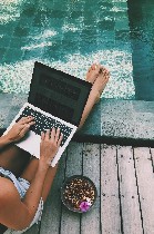 Компании требуются активные и ответственные люди для работы менеджером в сети интернет - удаленно. Основные принципы работы - поиск сотрудников, клиентов, потребителей для компании, путем размещения о ...