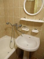 Сдам в аренду квартиру объявление но. 2382975: Сдам 2-х комн.  квартиру рядом с морем в центре Бердянска.