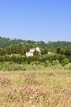 Первое ядро комплекса Виллы Ле Сорти у ворот Флоренции было построено в конце 14 века,  быть завершенным примерно в пятнадцатом веке,  в то же время,  что и стены Мальмантиле,  наблюдение за которыми, ...