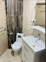 Apartmens on Meteleva представлены три типа размещения:  

Двухуровневые апартаменты-студия 50 кв.  м.  вместимостью до 4 чел.  ;  
Двухуровневые апартаменты-студия 32 кв.  м вместимостью до 4 чел. ...