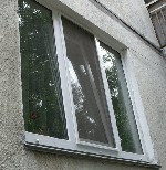 "Сетка легко снимается и ставится обратно
Не даст сорваться или упасть домашним питомцам
Пропускает максимум света
- - - -
Звоните сегодня,  изготовим сетку по вашим размерам!
Добавьте объявление ...