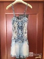 Комбинезон с шортами б/у ( состояние хорошее одевался три раза на отдыхе ) женский джинсовый голубой синий летний Elisabetta Franchi Per Celyn b размер М 46 44 27 ткань джинса на резине вверху с оборк ...