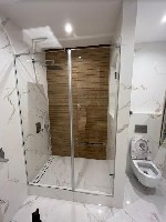 Изготовление и монтаж изделий из зеркал любой сложности по индивидуальным размерам:  

Зеркальные панно;  
Зеркала с подсветкой;  
Душевые кабины и т.  д.  

 Приемлемые цены! Короткие сроки! По ...