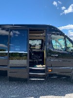 Продаю свой Mercedes-Benz Sprinter 519 в хорошем состоянии,  возможен прямой ввод в эксплуатацию.  
пробег:  205000
16 мест
пандус для инвалидных колясок
изофикс на двух передних пассажирских сиде ...