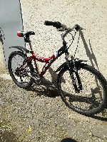 Продам велосипед для подростка ,  колёса 24 .  Покупали для ребёнка,  катались мало ,  пару раз упали с велосипеда,  поцарапали и сидение немного содрали .  В комплекте есть второе сидение.  Есть торг ...