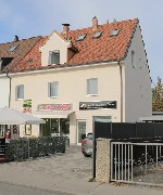 Жилое и коммерческое здание в Мюнхене - Трудеринг.  
Весь дом был полностью отремонтирован и модернизирован в 2014 году.  Заделов по перепланировке нет.  Имущество находится в очень хорошем состоянии ...