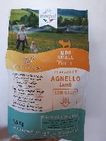 Сухой супер премиум корм Marpet вкус ягненок для взрослых мини пород 1,4 кг .  Производство Италия.  
Основной источник белка – ягненок.  Ингредиенты:  переработанные белки ягненка (23%),  рис (22%), ...